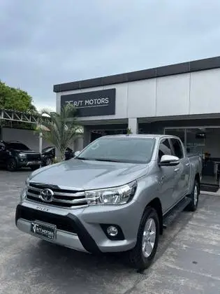 Carro Toyota Hilux Cabine Dupla 2017 Hilux 2.7 SR CD 4x2 (Flex) (Aut)