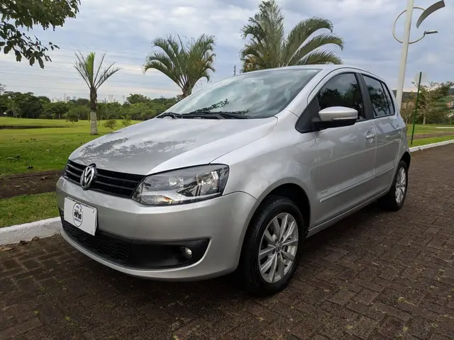 Carro Volkswagen Fox 2014 1.0 TEC (Flex) 4p