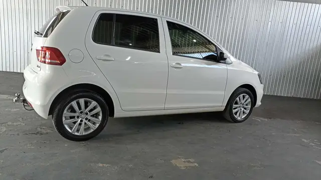 Carro Volkswagen Fox 2015 Comfortline 1.6 MSI (Flex)