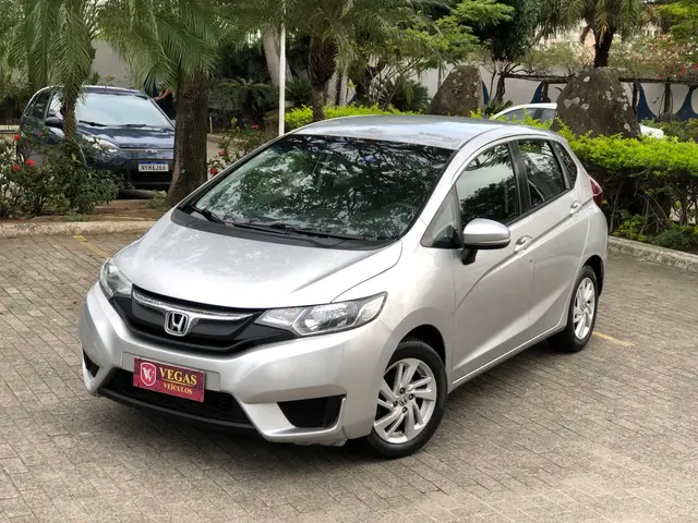 Carro Honda Fit 2016 1.5 16v LX CVT (Flex)