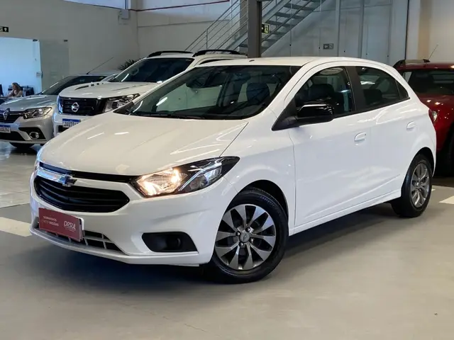 Carro Chevrolet Onix 2021 1.0 (Flex)