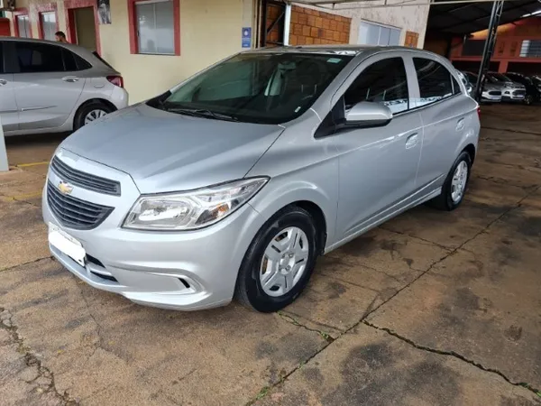 Carro Chevrolet Onix 1.0 8V HATCH JOY FLEX MEC. Branco usado 2017