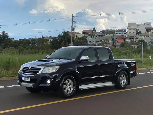 Carro Toyota Hilux Cabine Dupla 2014 Hilux 3.0 TDI 4x4 CD SRV