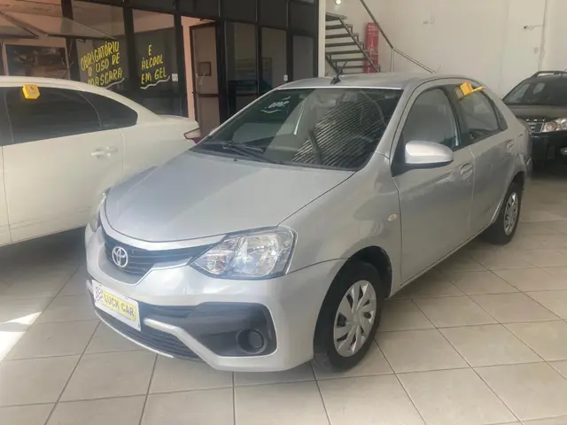 Carro Toyota Etios Sedan 2018 X 1.5 (Flex)