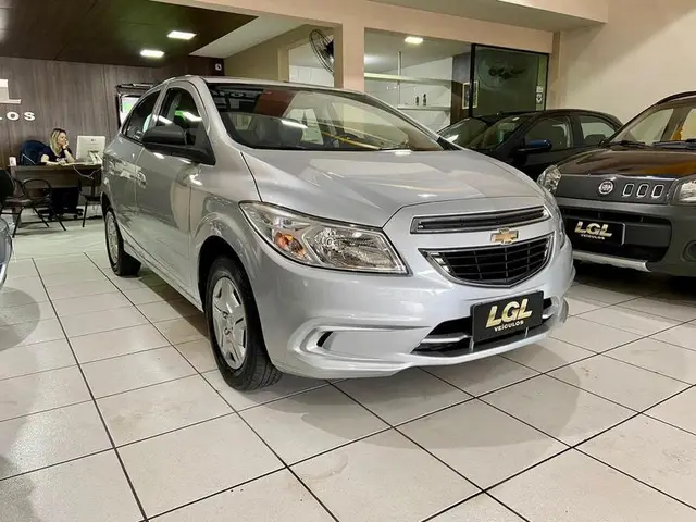 Carro Chevrolet Onix 2015 LT 1.0 (Flex)