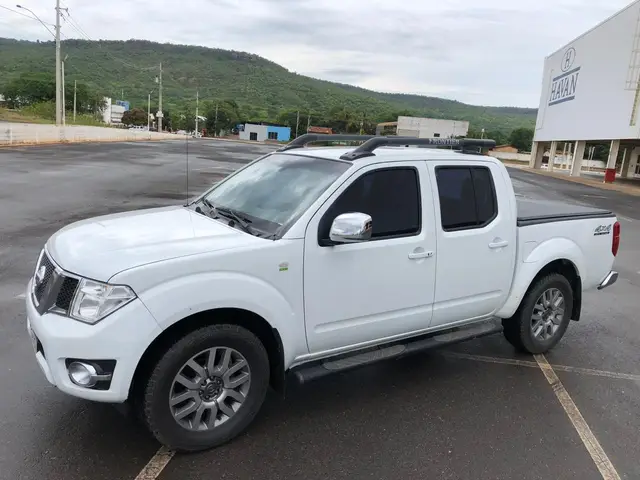 Carro Nissan Frontier 2016 2.5 TD CD 4x4 SV Attack (Aut)