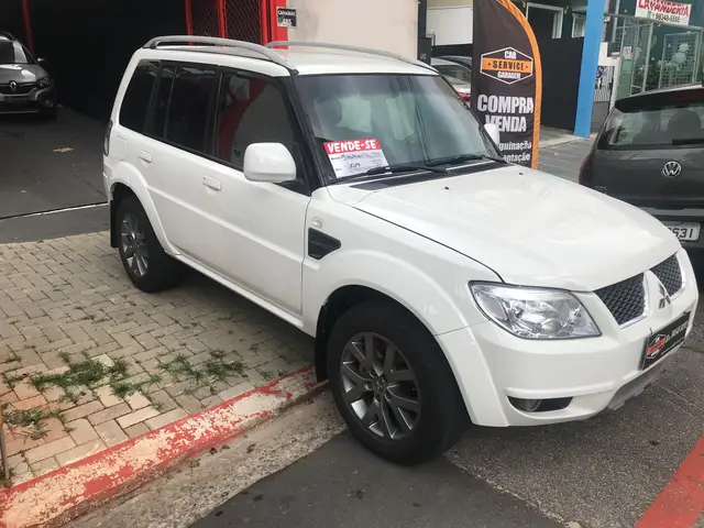 Carro Mitsubishi Pajero TR4 2014 2.0 16V 4x2 (Flex)
