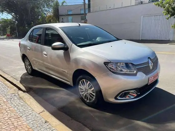 Renault Logan Expression 1.6 16V SCe (Flex)