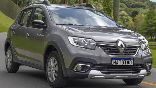 Renault reduz preços de toda linha em até R$ 2.600 e Kwid e Stepway abrem mais vantagem entre os rivais