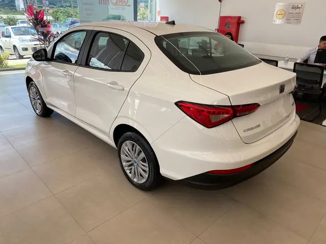 Carro Fiat Cronos 2023 Drive 1.3 (Flex) AT
