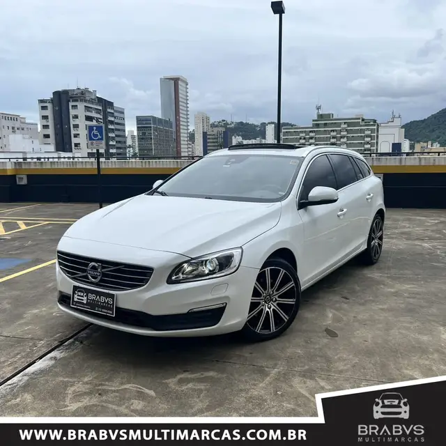 Carro Volvo V60 2018 2.0 T4 Drive-E Momentum