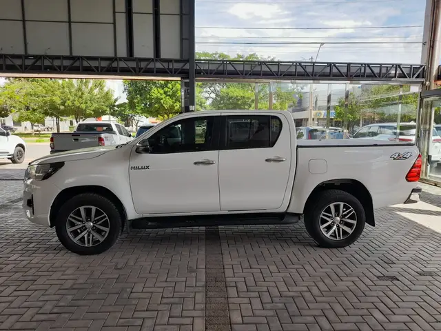 Carro Toyota Hilux Cabine Dupla 2019 Hilux 2.8 TDI SRV CD 4x4 (Aut)