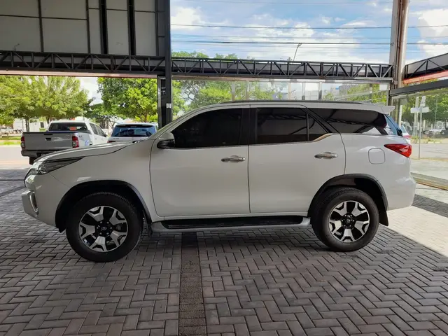 Carro Toyota SW4 2020 2.8 TDI SRX 7L 4x4 (Aut) (Diesel)