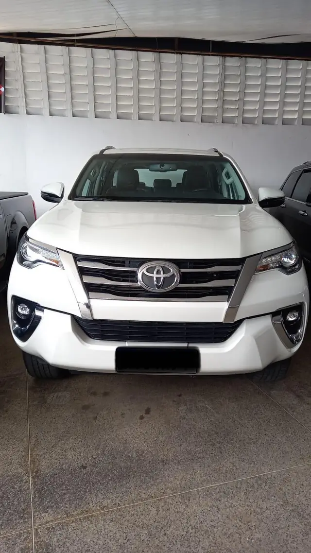 Carro Toyota SW4 2018 2.8 TDI SRX 7L 4x4 (Aut)