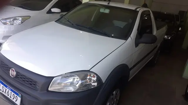 Carro Fiat Strada 2015 Working 1.4 (Flex)