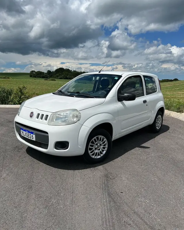 Carro Fiat Uno 2014 Vivace 1.0 8V (Flex) 2p