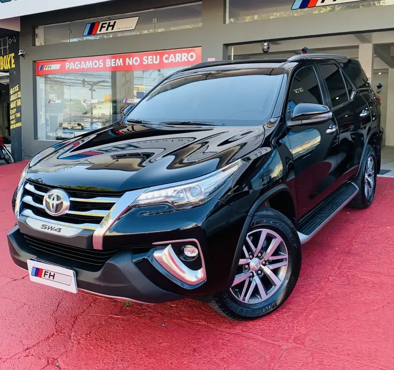 Toyota Hilux Cabine Dupla Hilux 2.8 TDI SRX CD 4x4 (Aut)