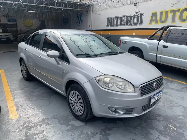 Carro Fiat Linea 2011 HLX 1.8 16V Dualogic (Flex)