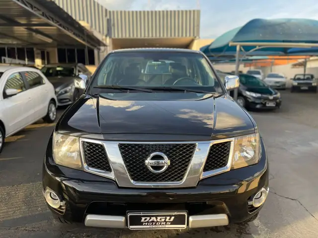 Carro Nissan Frontier 2014 2.5 TD CD 4x4 SL (Aut)