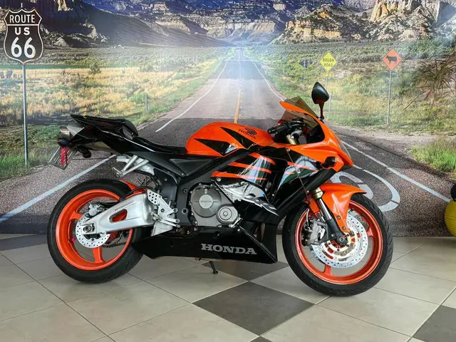 Carro Honda CBR 600 2006 RR