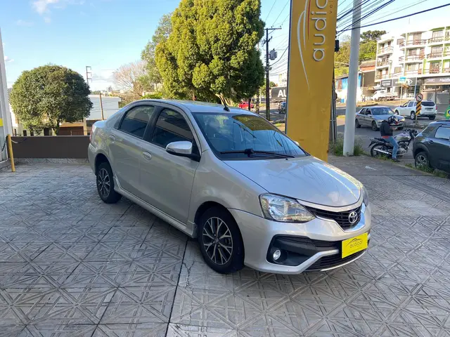 Carro Toyota Etios 2018 Platinum 1.5 (Aut) (Flex)