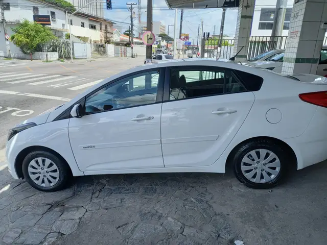 Carro Hyundai HB20S 2014 1.6 Comfort Plus (Flex)