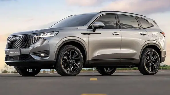 Fabricante apresentou versão híbrida convencional com motor mais manso do SUV, 243 cv, e revelou os preços de toda a família de SUVs médios híbridos