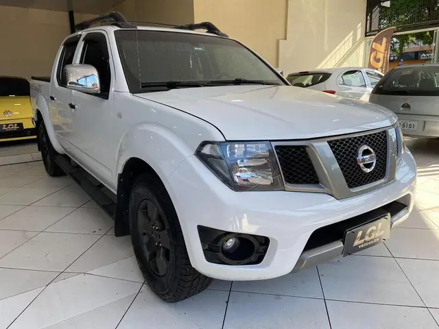Carro Nissan Frontier 2013 DX 4x4 3.2