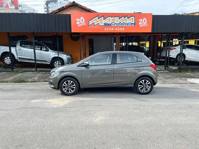 Carro Chevrolet Onix 2015 1.4 LTZ SPE/4