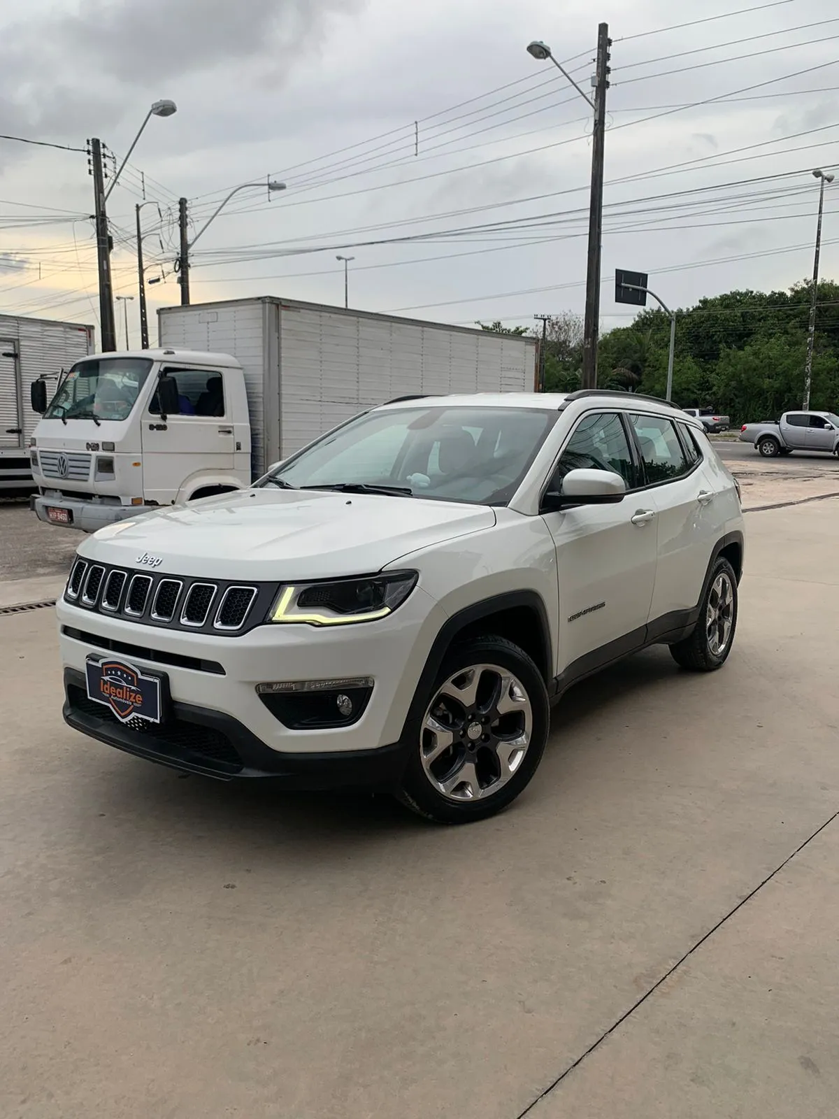 Fachada da loja Veículos à venda em IDEALIZE - Fortaleza - CE | Mobiauto
