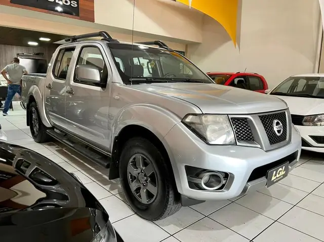 Carro Nissan Frontier 2014 2.5 TD CD 4x2 SV Attack