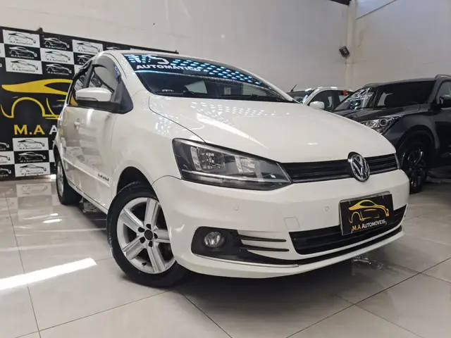 Carro Volkswagen Fox 2015 Comfortline I-Motion 1.6 MSI (Flex)