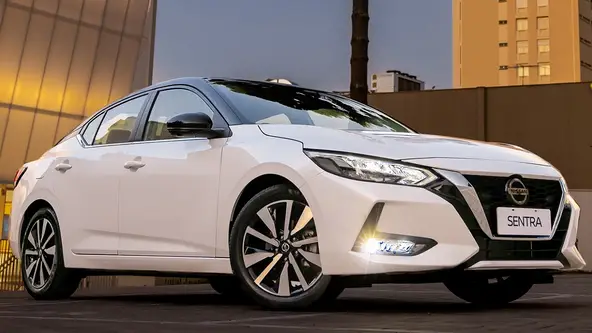 Nissan Sentra 2023 tem quase tudo que esperamos de um sedan para competir com o Toyota Corolla