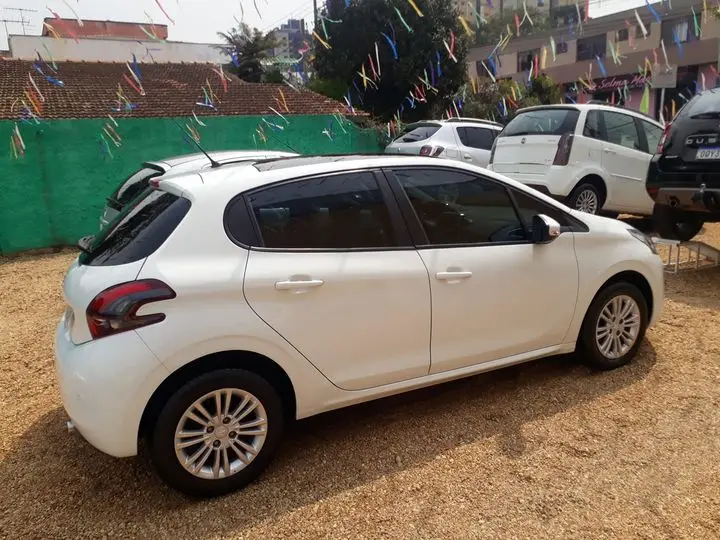 Peugeot 208 Griffe 1.6 16V (Flex) (Aut)