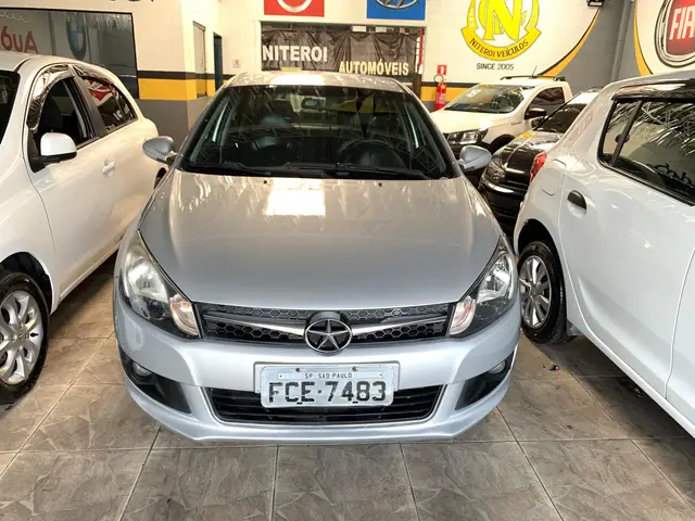 Carro JAC J3 2014 1.5 16V VVT S Jet (Flex)
