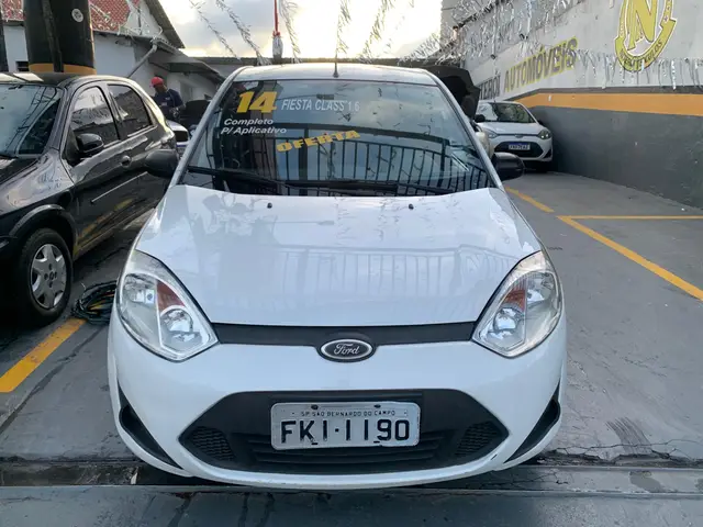 Carro Ford Fiesta Hatch 2014 SE Plus 1.6 RoCam (Flex)