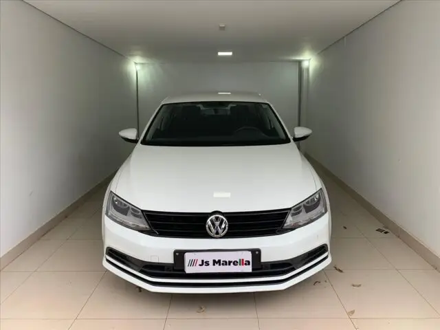 Carro Volkswagen Jetta 2016 2.0 Trendline Tiptronic (Flex)