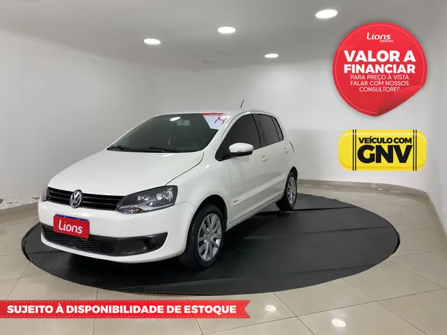 Carro Volkswagen Fox 2014 1.0 TEC (Flex) 2p