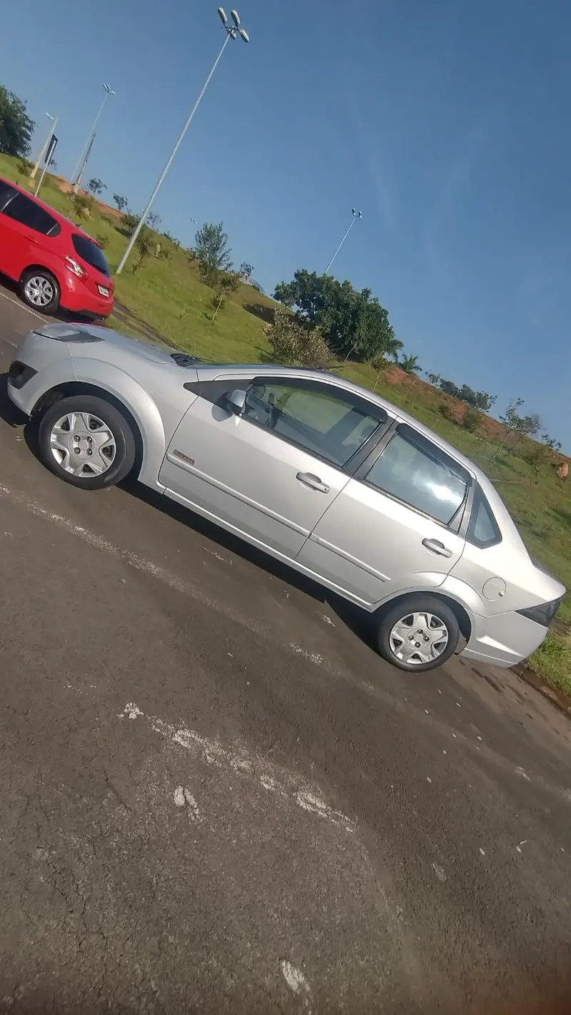 Ford Fiesta Sedan 1.6 (Flex)