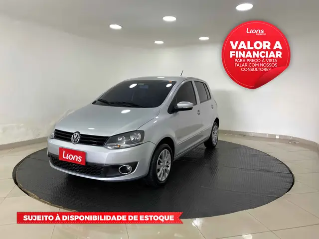 Carro Volkswagen Fox 2011 1.0 8V (Flex) 4p