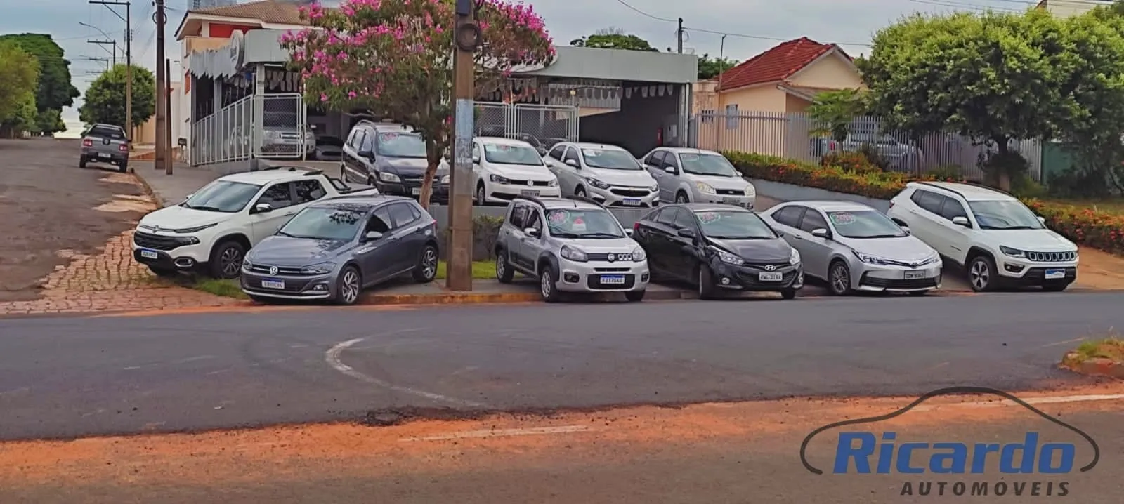Fachada da loja Veículos à venda em RICARDO INACIO VEICULOS - Martinópolis - SP | Mobiauto