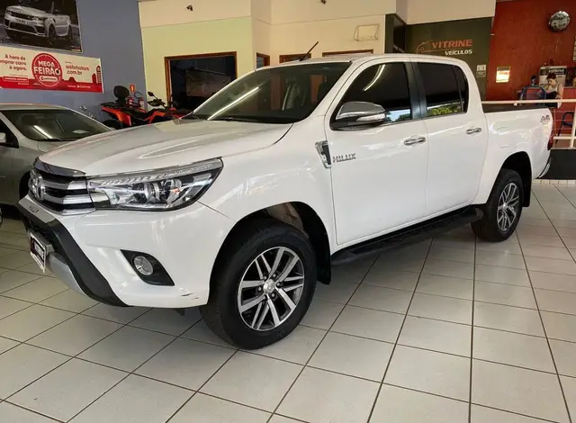 Carro Toyota Hilux Cabine Dupla 2017 Hilux 2.8 TDI SRX CD 4x4 (Aut)