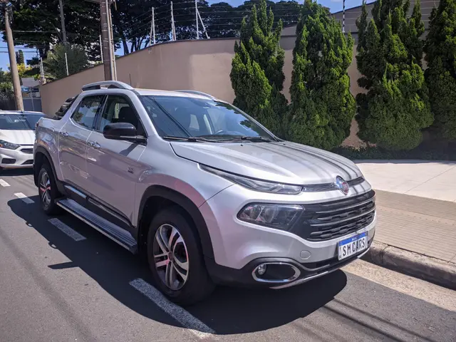 Carro Fiat Toro 2017 Volcano 2.0 diesel AT9 4x4