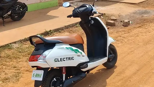 Youtuber indiano divulgou criação em seu canal, onde usa uma Honda Activa como base para criar motor elétrica caseira 