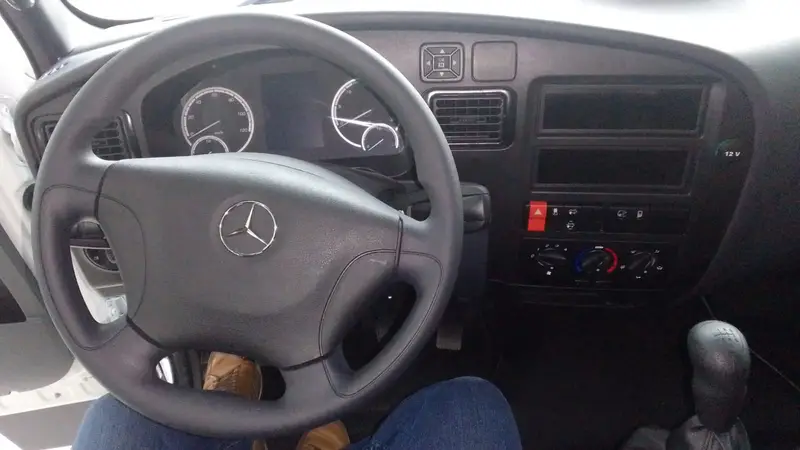 Mercedes-Benz Accelo Accelo 1017 4x2 2p (diesel) (E6)