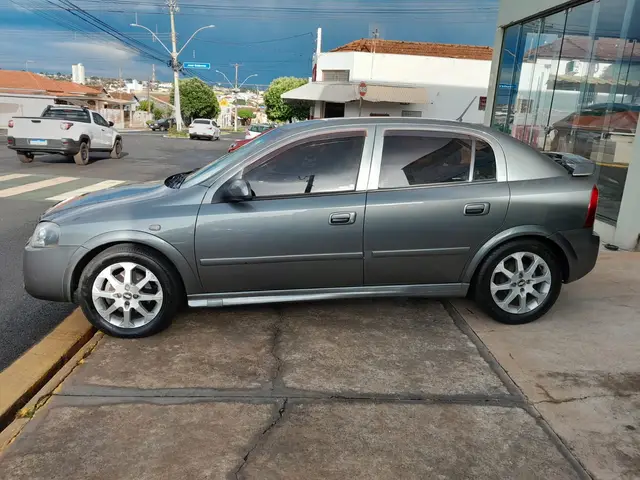 Carro Chevrolet Astra Hatch 2011 Advantage 2.0 (Flex)