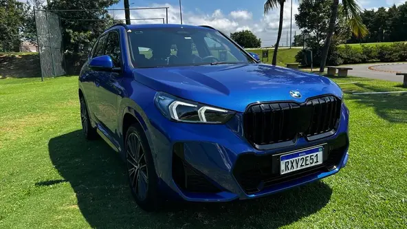 Líder do segmento há seis anos, BMW X1 chega a uma nova geração como rival que Mercedes-Benz GLA e Audi Q3 não gostariam de ter