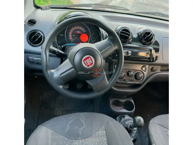 Carro Fiat Uno 2013 Vivace 1.0 8V (Flex) 4p
