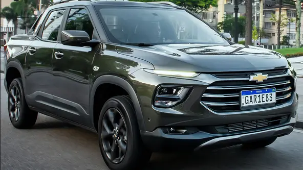 Fiat Strada é líder de novo e nova Chevrolet Montana já aparece no top-20 em mês marcado por forte retomada dos emplacamentos