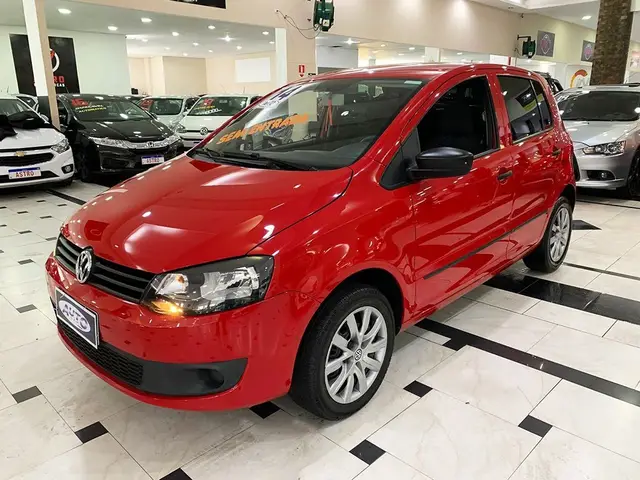 Carro Volkswagen Fox 2014 1.0 TEC (Flex) 4p